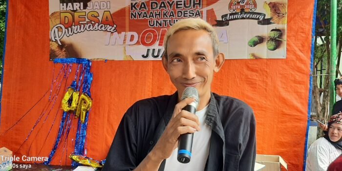 Sekretaris Desa Purwasari Hendi Suhendi
