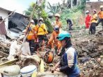 Satu Orang Korban Longsor Gang Barjo Kota Bogor Belum Ditemukan, Pencarian Sementara Dihentikan Satu Orang Korban Longsor Gang Barjo Kota Bogor Belum Ditemukan, Pencarian Sementara Dihentikan