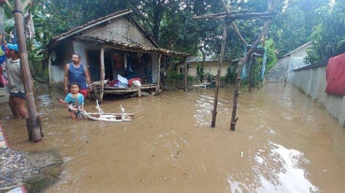 Ratusan Rumah Di Sukabumi Terendam Banjir, Warga Berharap Dapat Bantuan Gorong-gorong Ratusan Rumah Di Sukabumi Terendam Banjir, Warga Berharap Dapat Bantuan Gorong-gorong
