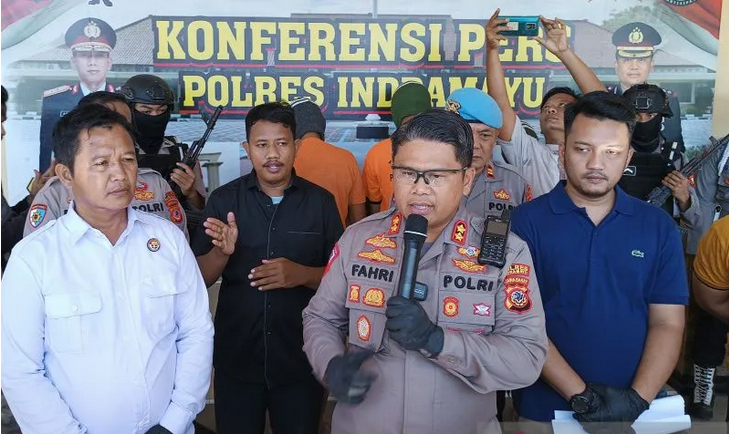 Pencuri spesialis bobol dinding minimarket diciduk Polres Indramayu Pencuri spesialis bobol dinding minimarket diciduk Polres Indramayu