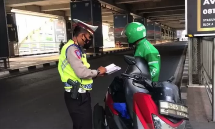 Aturan Baru Tilang Manual, 10 Pelanggaran Lalin Jadi Target Aparat