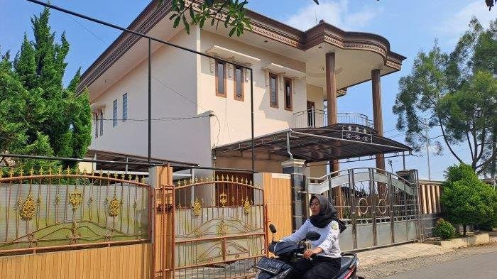 NEKAT, Perampok Embat Sertifikat Rumah Milik Jenderal di Sukabumi, Bobol Jendela dan Teralis NEKAT, Perampok Embat Sertifikat Rumah Milik Jenderal di Sukabumi, Bobol Jendela dan Teralis
