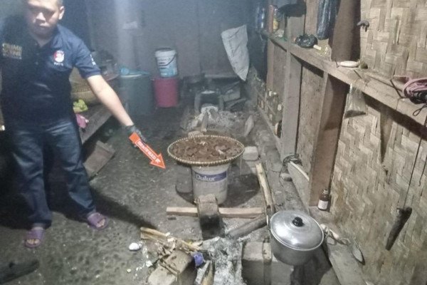 Ratusan Warga Purwakarta Diduga Keracunan Makanan Pesta Pernikahan Ratusan Warga Purwakarta Diduga Keracunan Makanan Pesta Pernikahan