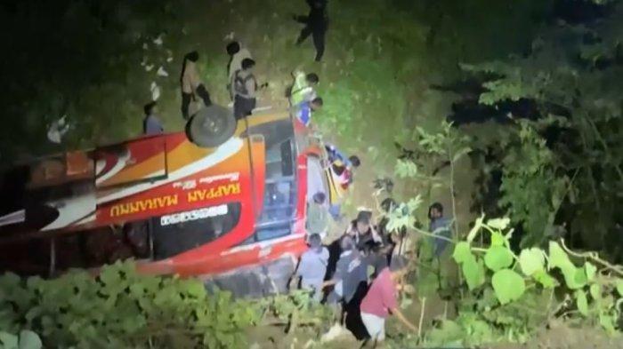 Penyebab Kecelakaan Maut Bus Rombongan Guru Ponpes Gontor, Sopir Diduga Lalai Penyebab Kecelakaan Maut Bus Rombongan Guru Ponpes Gontor, Sopir Diduga Lalai