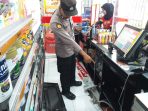 Minimarket Dibobol Lagi di Jalan Raya Abdul Fatah , Rokok hingga Kosmetik Dibawa Kabur Minimarket Dibobol Lagi di Jalan Raya Abdul Fatah , Rokok hingga Kosmetik Dibawa Kabur