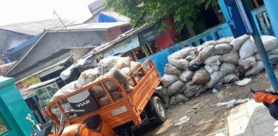 Iwan Setiawan Instruksikan Penanganan Sampah Di Bojong Gede Secepatnya Iwan Setiawan Instruksikan Penanganan Sampah Di Bojong Gede Secepatnya