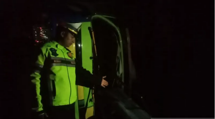 Penumpang truk tewas akibat kecelakaan tunggal di Cibareno Sukabumi Penumpang truk tewas akibat kecelakaan tunggal di Cibareno Sukabumi