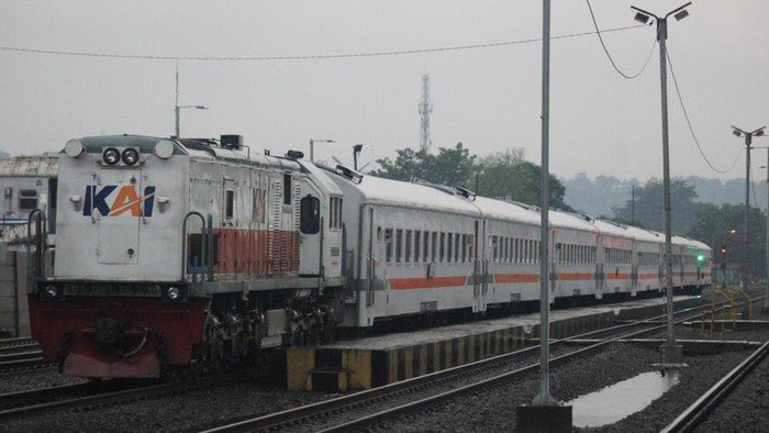 Mulai Hari Ini, Penumpang KA Sengaja ‘Bablas’ Stasiun Tujuan Bakal Disanksi Mulai Hari Ini, Penumpang KA Sengaja ‘Bablas’ Stasiun Tujuan Bakal Disanksi