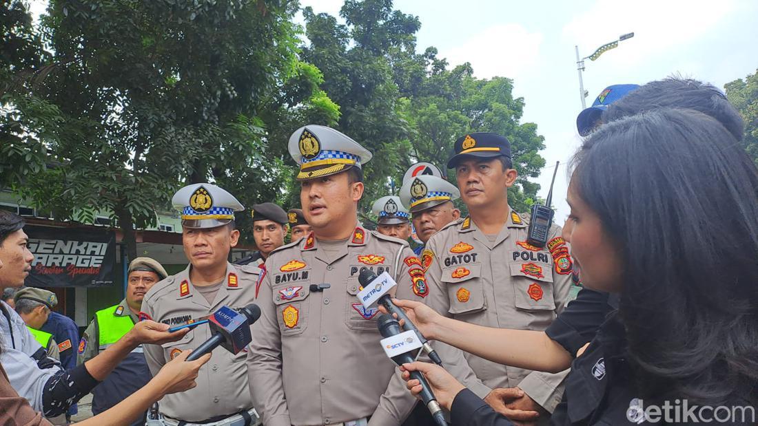 Polisi Sebut Pemotor Lawan Arah Bisa Jadi Tersangka, Ancaman 1 Tahun Bui Polisi Sebut Pemotor Lawan Arah Bisa Jadi Tersangka, Ancaman 1 Tahun Bui