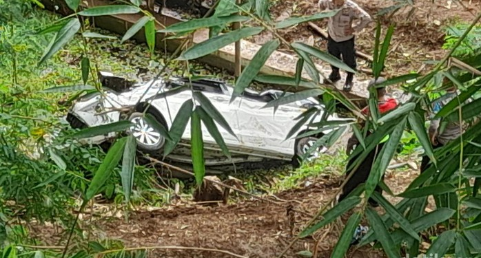 Minibus Terjun ke Jurang di Rancakalong Sumedang, Tiga Orang Tewas Minibus Terjun ke Jurang di Rancakalong Sumedang, Tiga Orang Tewas