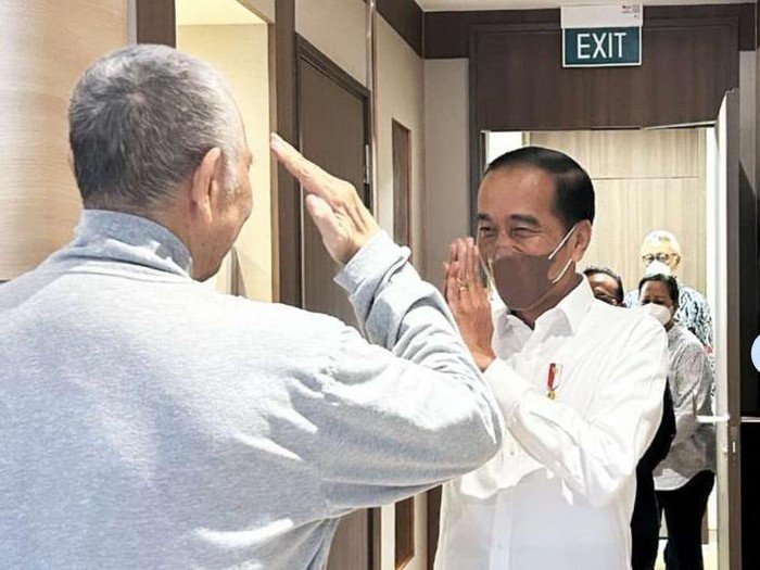 Dijenguk Jokowi, Begini Kondisi Terkini Luhut di Singapura Dijenguk Jokowi, Begini Kondisi Terkini Luhut di Singapura