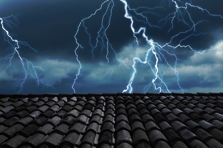 Tersambar Petir Saat Berteduh, 1 Pekerja Tambang Batu di Subang Tewas, 9 Orang Lainnya Terluka Bakar Tersambar Petir Saat Berteduh, 1 Pekerja Tambang Batu di Subang Tewas, 9 Orang Lainnya Terluka Bakar