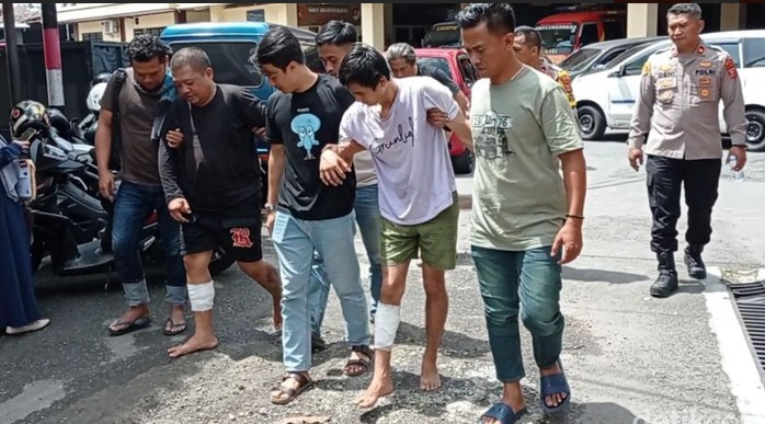 Sopir Angkutan Umum Tewas Usai Dipukuli Dua Preman Tasik Sopir Angkutan Umum Tewas Usai Dipukuli Dua Preman Tasik