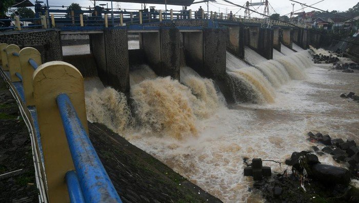 BPBD DKI: Bendung Katulampa Siaga Tiga, Warga Waspada Banjir BPBD DKI: Bendung Katulampa Siaga Tiga, Warga Waspada Banjir