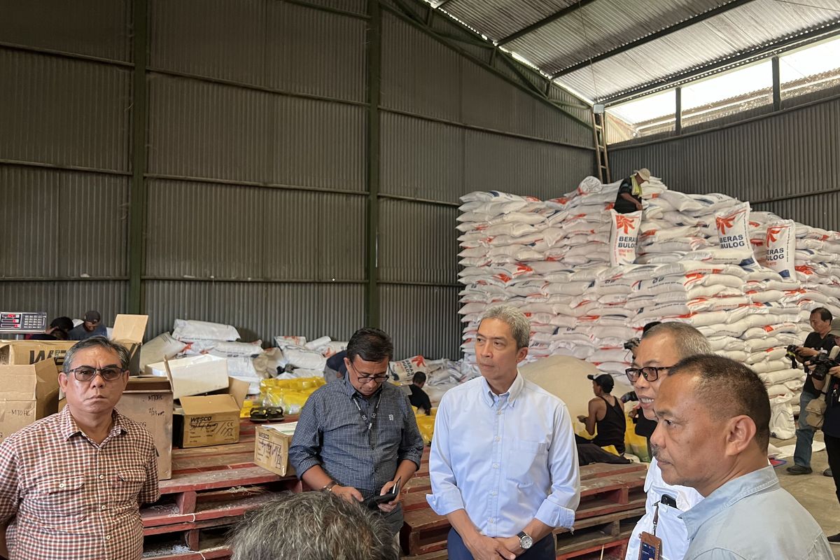 Bulog Dramaga Bogor Terima Kiriman Beras Impor, Pastikan Stok Aman hingga Lebaran Bulog Dramaga Bogor Terima Kiriman Beras Impor, Pastikan Stok Aman hingga Lebaran
