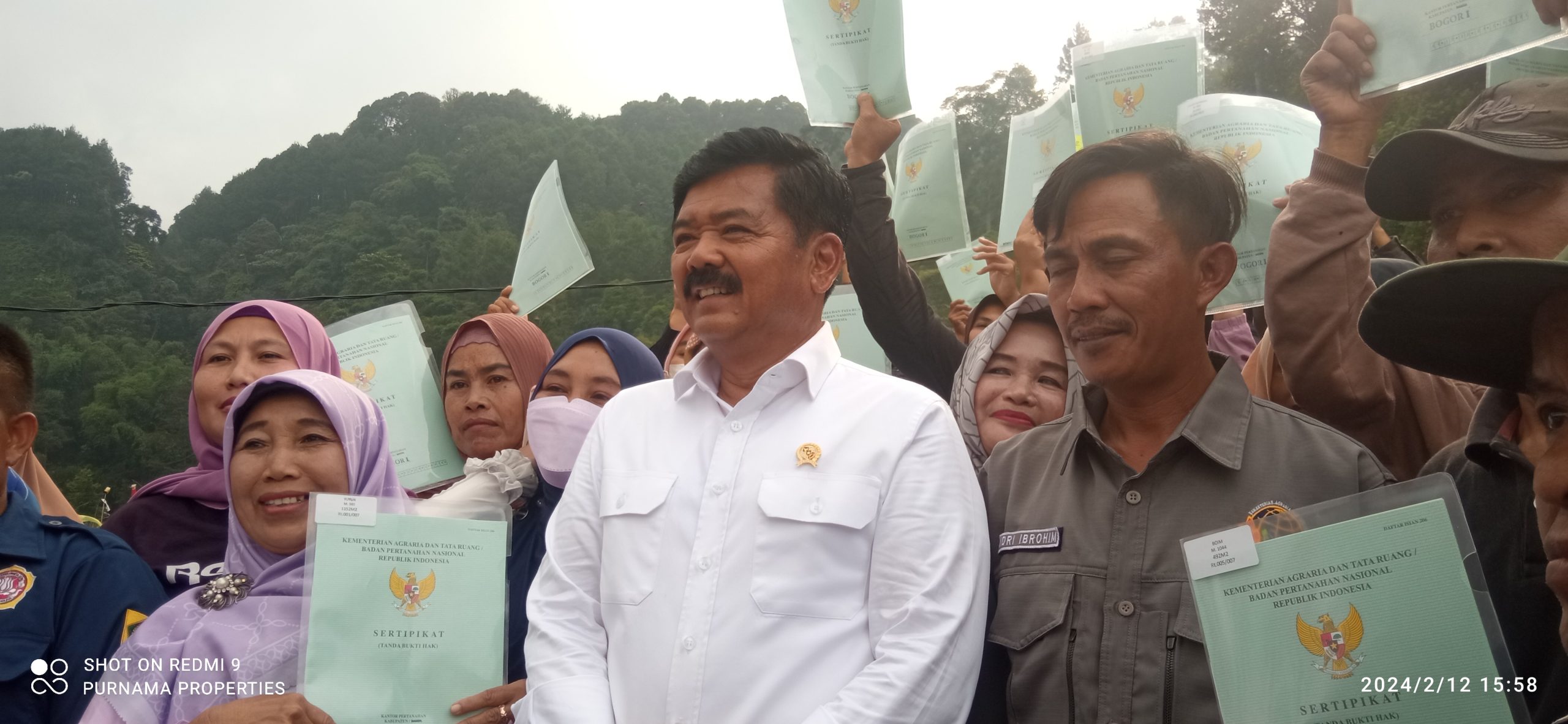 Menteri ATR Meminta Masyarakat Gunung Bunder Mempertahankan Rencana Tata Ruang Wilayah Desa Gunung Bunder II Menteri ATR Meminta Masyarakat Gunung Bunder Mempertahankan Rencana Tata Ruang Wilayah Desa Gunung Bunder II
