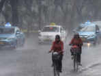 Hujan lebat berpotensi terjadi di 32 provinsi, termasuk Jabar Hujan lebat berpotensi terjadi di 32 provinsi, termasuk Jabar