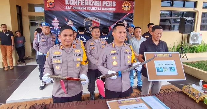 Kelompok Remaja di Soreang Keroyok Pria Keterbelakangan Mental hingga Tewas Kelompok Remaja di Soreang Keroyok Pria Keterbelakangan Mental hingga Tewas