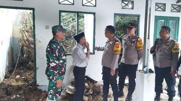 Longsor Di Pondok Pesantren Kadudampit Sukabumi Longsor Di Pondok Pesantren Kadudampit Sukabumi