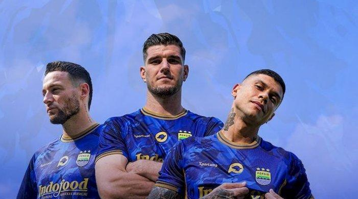 Persib Unggul 2-0, Pemain PSM Makassar, Nermin Halteza, Cetak Gol ke Gawang Sendiri Persib Unggul 2-0, Pemain PSM Makassar, Nermin Halteza, Cetak Gol ke Gawang Sendiri