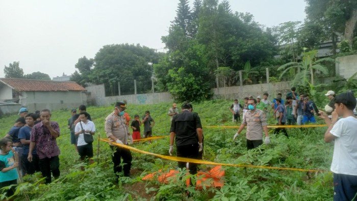 Mayat Wanita di Kebun Singkong Bogor Diperkirakan Lebih dari Seminggu Mayat Wanita di Kebun Singkong Bogor Diperkirakan Lebih dari Seminggu