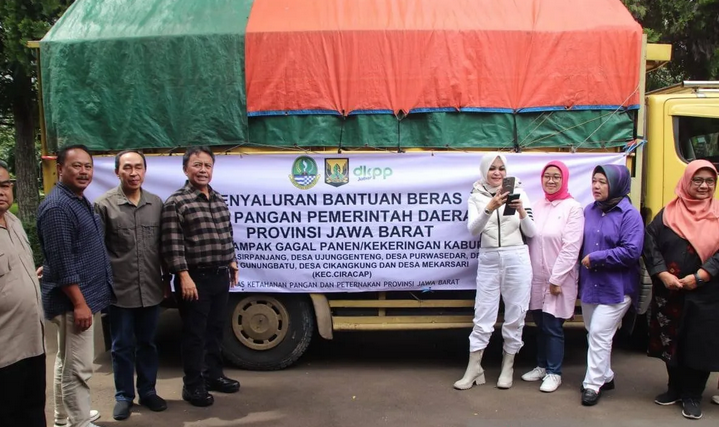 DKPP Jabar salurkan beras cadangan Pemprov untuk bantu korban bencana di Sukabumi DKPP Jabar salurkan beras cadangan Pemprov untuk bantu korban bencana di Sukabumi