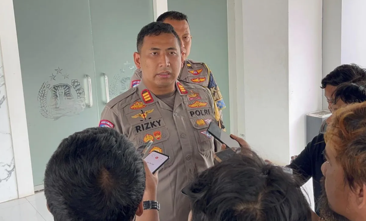 Polres Bogor berlakukan malam bebas kendaraan saat pergantian tahun di Puncak Polres Bogor berlakukan malam bebas kendaraan saat pergantian tahun di Puncak