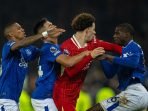 Pangeran Liverpool Gelut dengan Gelandang Everton, Virgil van Dijk Salahkan Wasit Pangeran Liverpool Gelut dengan Gelandang Everton, Virgil van Dijk Salahkan Wasit