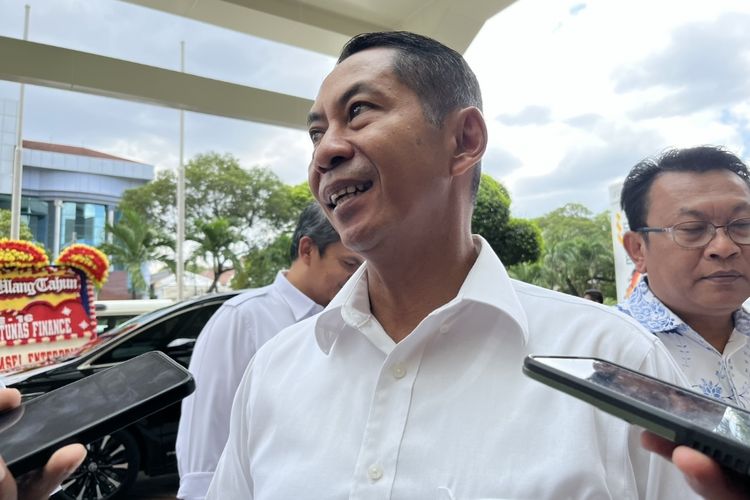 Jabat Dirut Bulog sekaligus Danjen Akademi, Mayjen Novi Helmy: Saya Kan TNI… Jabat Dirut Bulog sekaligus Danjen Akademi, Mayjen Novi Helmy: Saya Kan TNI…