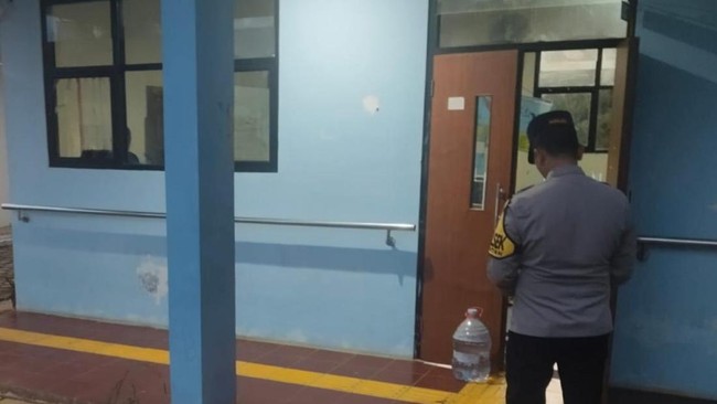 4 Fakta SLB di Bogor Dirampok, Satpam Disekap Saat Kerokan 4 Fakta SLB di Bogor Dirampok, Satpam Disekap Saat Kerokan