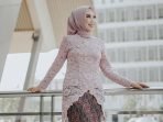 5 Desain Rok Kebaya Ideal bagi Wanita Bertubuh Gemuk, Elegan dan Berkualitas 5 Desain Rok Kebaya Ideal bagi Wanita Bertubuh Gemuk, Elegan dan Berkualitas