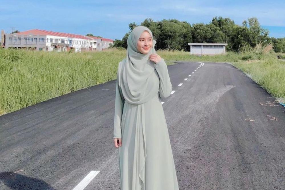 10 Desain Baju Gamis Lebaran Paling Elegan Tahun 2025! 10 Desain Baju Gamis Lebaran Paling Elegan Tahun 2025!