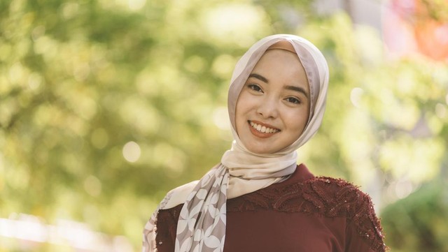 Rekomendasi Tren Gamis Lebaran 2025: Hemat Hingga di Bawah Rp500 Ribu Rekomendasi Tren Gamis Lebaran 2025: Hemat Hingga di Bawah Rp500 Ribu