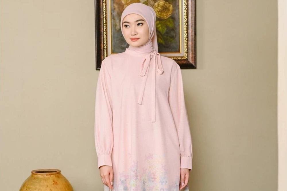 8 Model Tunik Panjang Modis yang Tepat Untuk Lebaran Anda 8 Model Tunik Panjang Modis yang Tepat Untuk Lebaran Anda
