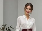 10 Pilihan Semi Formal Outfit Ideal untuk Tampil Stylish di Kantor dan Acara Lainnya 10 Pilihan Semi Formal Outfit Ideal untuk Tampil Stylish di Kantor dan Acara Lainnya