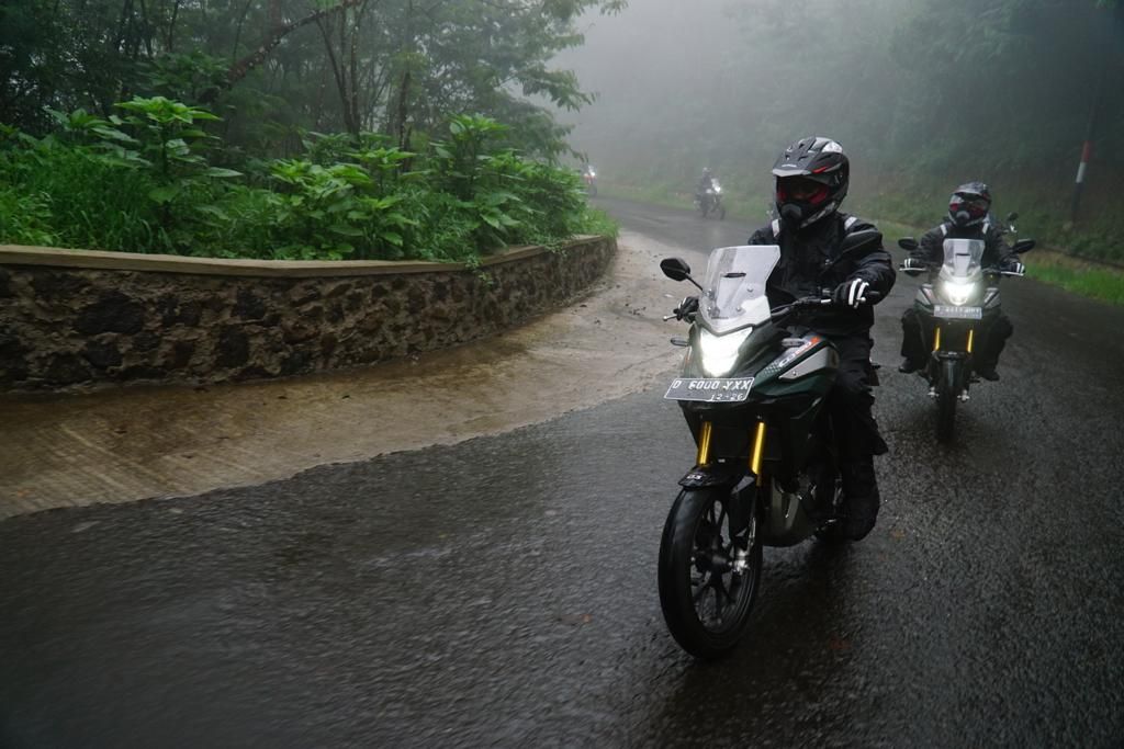 Pasarpolis Rekomendasikan: Nyaman Untuk Perjalanan Panjang, Beginilah Harga Honda CB150X Maret 2025 Pasarpolis Rekomendasikan: Nyaman Untuk Perjalanan Panjang, Beginilah Harga Honda CB150X Maret 2025