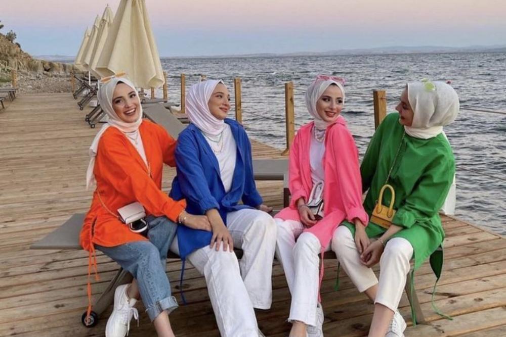 10 Inspirasi Dresscode Bukber Seru dan Modis untuk Wanita 10 Inspirasi Dresscode Bukber Seru dan Modis untuk Wanita