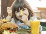 8 Efek Negatif Junk Food pada Pertumbuhan Anak, Batasi Mulai Sekarang 8 Efek Negatif Junk Food pada Pertumbuhan Anak, Batasi Mulai Sekarang