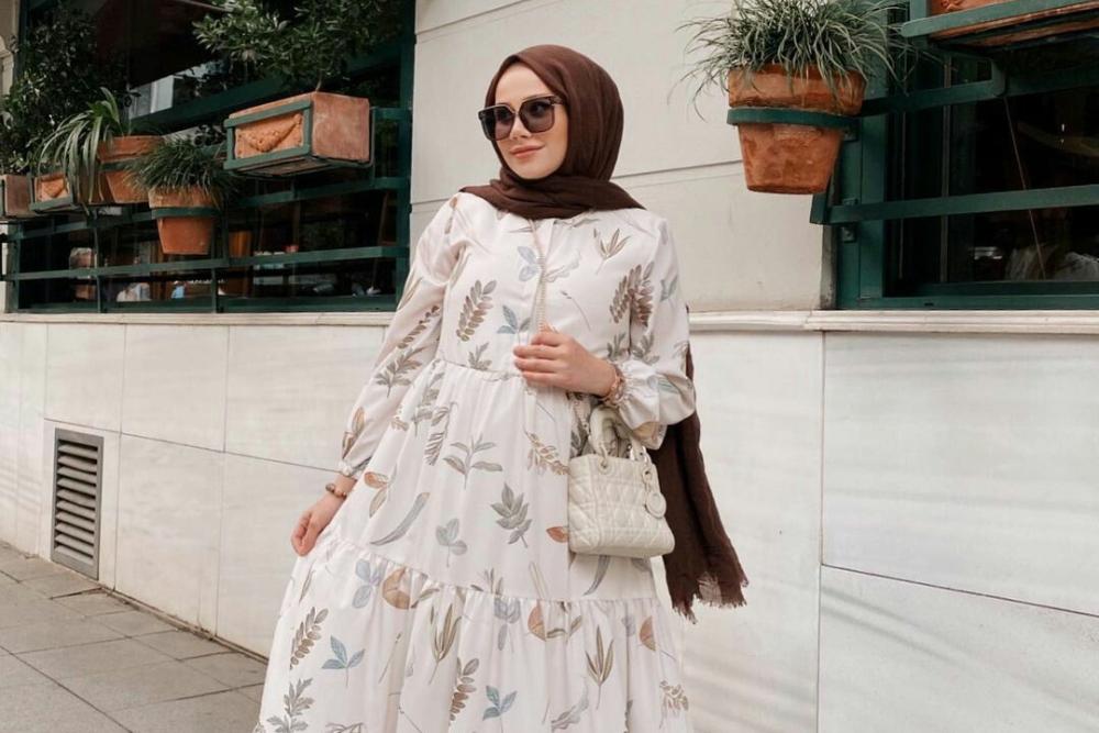 15 Desain Baju Gamis yang Membuat Orang Gemuk Tampil Lebih Langsing 15 Desain Baju Gamis yang Membuat Orang Gemuk Tampil Lebih Langsing