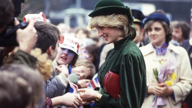 Cerita Ketegangan Putri Diana Saat Merayakan Malam Natal dengan Ratu Elizabeth II Cerita Ketegangan Putri Diana Saat Merayakan Malam Natal dengan Ratu Elizabeth II