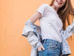 Cara Membuat Gaya Kaos dan Jeans Anda Semakin Kekinian dan Elegan Cara Membuat Gaya Kaos dan Jeans Anda Semakin Kekinian dan Elegan