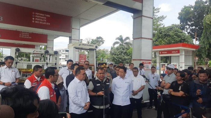 BREAKINGNEWS: Bareskrim Polri Tutup SPBU Pertamina Sentul Terlibat Penipuan BREAKINGNEWS: Bareskrim Polri Tutup SPBU Pertamina Sentul Terlibat Penipuan