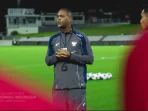 Kluivert Sebut Timnas Indonesia Tidak Datang ke Australia untuk Bertahan Kluivert Sebut Timnas Indonesia Tidak Datang ke Australia untuk Bertahan