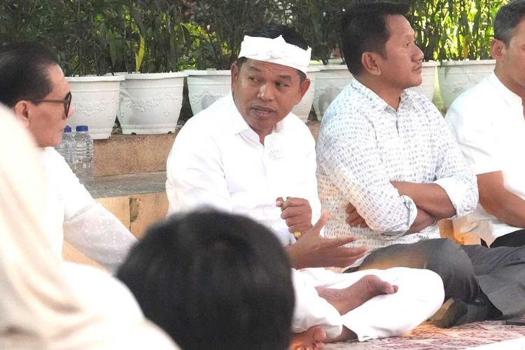 Dedi Mulyadi Bongkar Alasannya: Mengapa Warga Malas Bayar Tunggakan Pajak Kendaraan Dedi Mulyadi Bongkar Alasannya: Mengapa Warga Malas Bayar Tunggakan Pajak Kendaraan