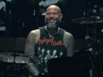 Frank Ferrer Keluar dari Guns N’ Roses Setelah 19 Tahun Sebagai Drummer Frank Ferrer Keluar dari Guns N’ Roses Setelah 19 Tahun Sebagai Drummer