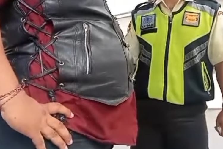 Motif “Jagoan” Cikiwul Mengemis THR dari Perusahaan: Berjuang Sengaja untuk Negara Motif “Jagoan” Cikiwul Mengemis THR dari Perusahaan: Berjuang Sengaja untuk Negara