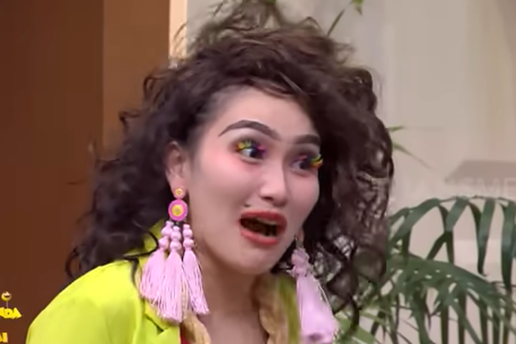 Ayu Ting Ting: Lebih Dikenal Sebagai Bintang Komedi daripada Artis Musik Ayu Ting Ting: Lebih Dikenal Sebagai Bintang Komedi daripada Artis Musik