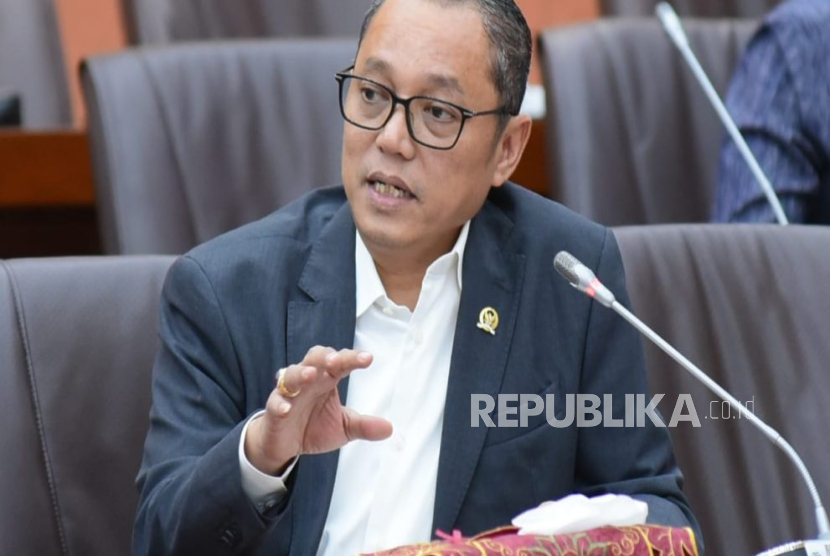 Deddy Sitorus Laporkan Dedikasi kepada Jokowi ke MKD Usai Klaim Dihentikan sebagai Utusan karena Ketakutan di pecat Deddy Sitorus Laporkan Dedikasi kepada Jokowi ke MKD Usai Klaim Dihentikan sebagai Utusan karena Ketakutan di pecat