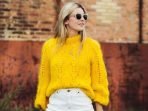 7 Gaya Mix & Match yang Akan Membuat Anda Semakin Terang dengan Busana Berwarna Kuning 7 Gaya Mix & Match yang Akan Membuat Anda Semakin Terang dengan Busana Berwarna Kuning