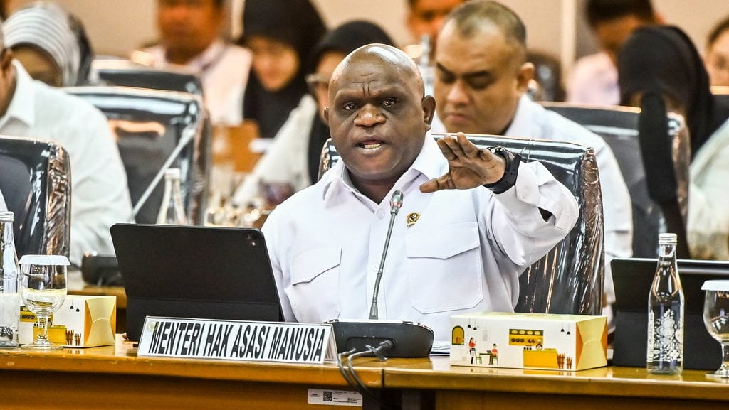 Menjemput Keadilan: MenHAM Dorong Polisi Hindari Penanganan Aktivis yang Menginterupsi Rapat RUU TNI Menjemput Keadilan: MenHAM Dorong Polisi Hindari Penanganan Aktivis yang Menginterupsi Rapat RUU TNI